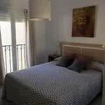 Encantador Residencial Con Piscina *