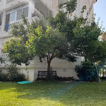 Encantador Residencial Con Piscina *