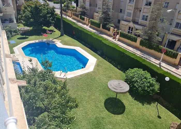 Encantador Residencial Con Piscina Torremolinos