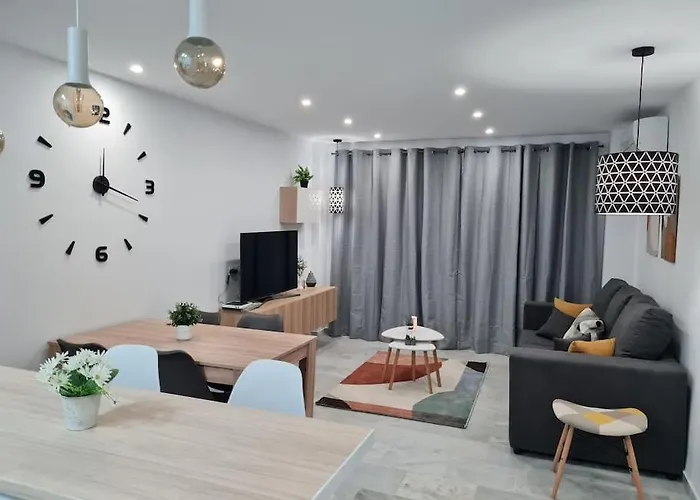 Encantador Residencial Con Piscina Torremolinos