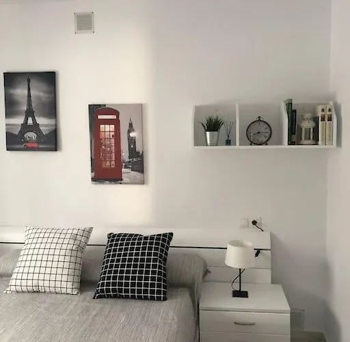 Encantador Residencial Con Piscina Apartament