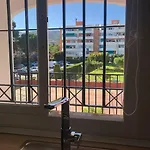 Encantador Residencial Con Piscina 托雷莫利诺斯