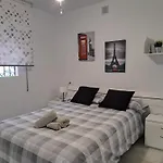 Encantador Residencial Con Piscina 公寓 *