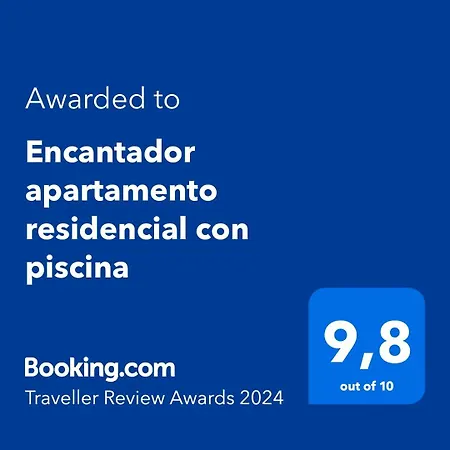 Encantador Residencial Con Piscina * 托雷莫利诺斯